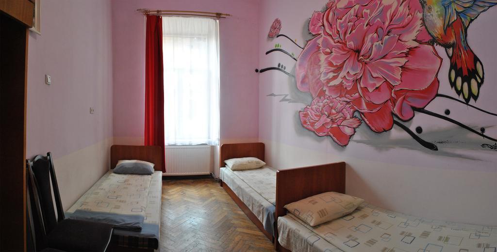 Hostel Comfort ลวีฟ ภายนอก รูปภาพ